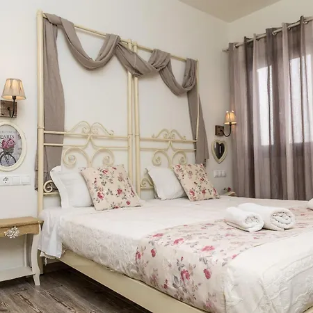 Petite Studios 3* Agios Prokopios (Naxos)