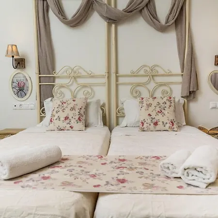 Petite Studios 3*