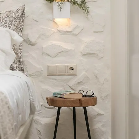 Naxos Petite לינה וארוחת בוקר 3*