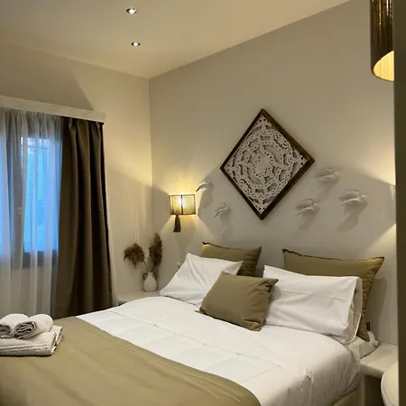 Naxos Petite לינה וארוחת בוקר