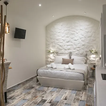 Petite Studios 3*